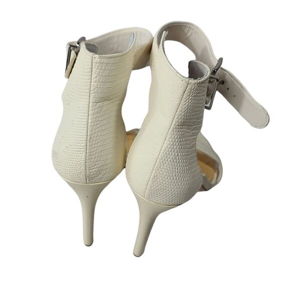 Fianni Bini White Ankle Strap Pump Heels - Picture 4 of 8